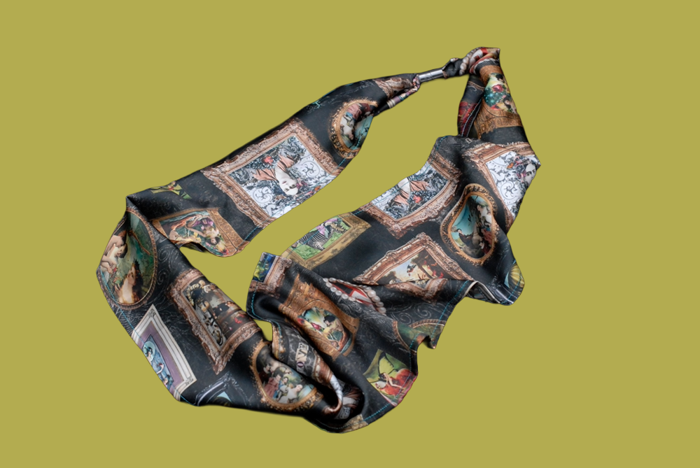 Charcoal 'I love Frida' Vintage Frames Scarf