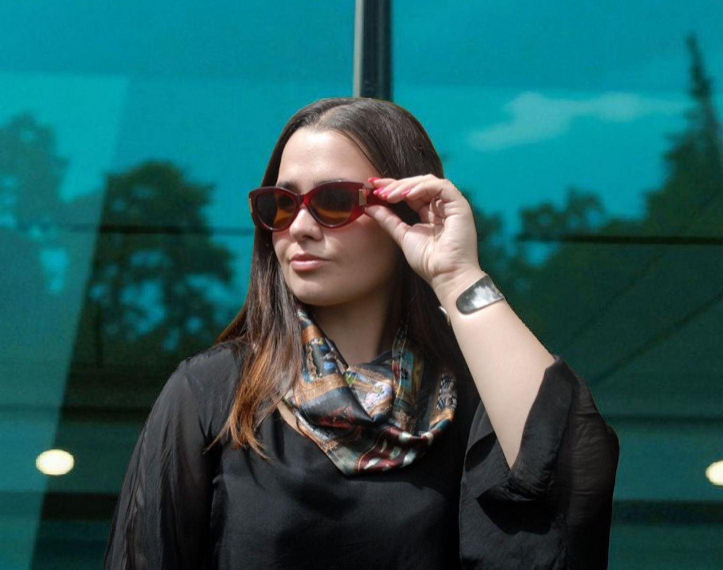 Charcoal 'I love Frida' Vintage Frames Scarf